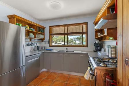 10 Luderick Lane, Tin Can Bay, QLD 4580, Australia