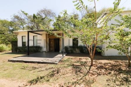 Teniente Juan Ojeda y Rio Tembey , Villa Elisa, Centralizzato 00001, Paraguay