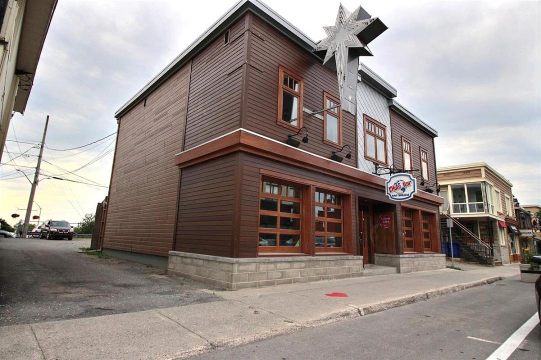 386-386B Rue LaFontaine, Rivière-du-Loup, Quebec G5R 3C6, Canada