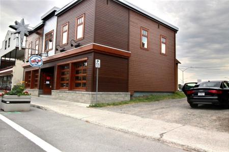 386-386B Rue LaFontaine, Rivière-du-Loup, Quebec G5R 3C6, Canada