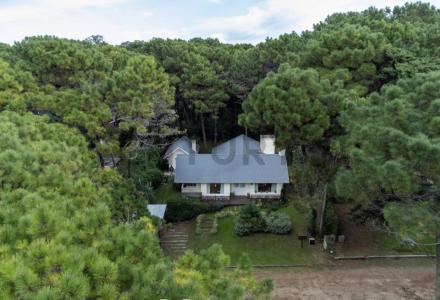 Cefiro 798, Pinamar, Buenos Aires Costa Atlántica 7167, Argentina