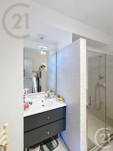 Meze, Languedoc-Roussillon 34140, Francia