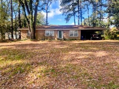 324 Elaine Ave., Camden, Arkansas 71701, USA