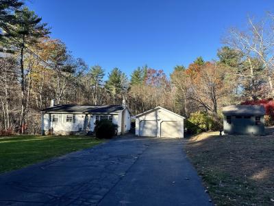 230 Quaker St, Northbridge, Massachusetts 01534, Stati Uniti