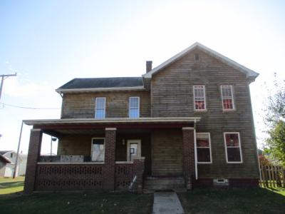 110 W Locust, La Rose, Illinois 61541, USA