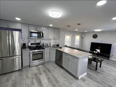 14 Lathrop Street, Salem, Massachusetts 01970, USA