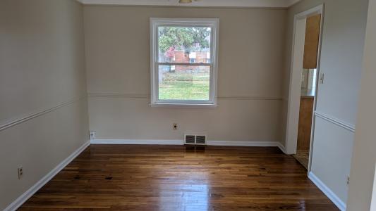 8320 Parmenter Dr., Parma, オハイオ 44129, アメリカ合衆国