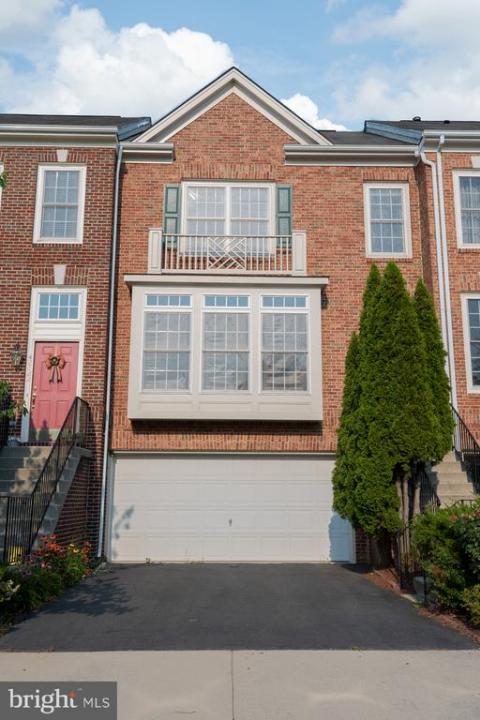 42724 Rolling Rock Square, Chantilly, Virginia 20152, HOA KỲ