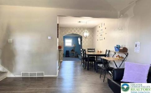 2413 S Church Street, Allentown City, Pensilvania 18103, Estados Unidos