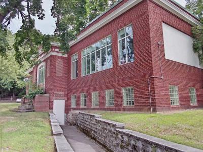 114 Pleasant, Southbridge, Massachusetts 01550, USA