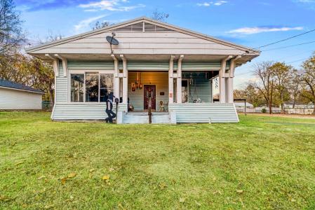 1347 East Houston St, Paris, Texas 75460, USA