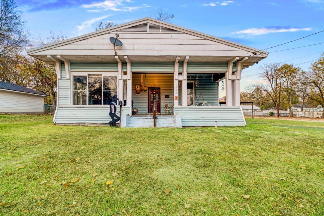 1347 East Houston St, Paris, Texas 75460