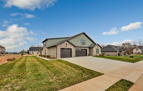 2477 Ellsworth Drive, Clarksville, Tennessee 37043