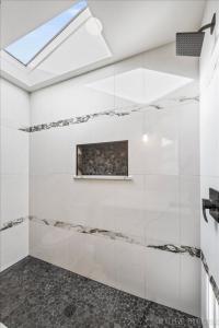 522 Kingsway Drive, Aurora, Illinois 60506