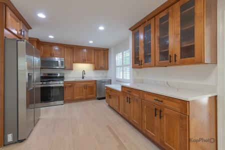 1783 Lee Street, Des Plaines, Illinois 60018