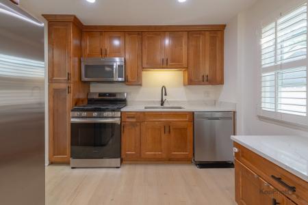 1783 Lee Street, Des Plaines, Illinois 60018