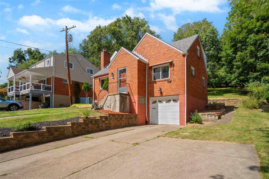 5123 S Passage Dr, Pittsburgh, Pennsylvania 15236