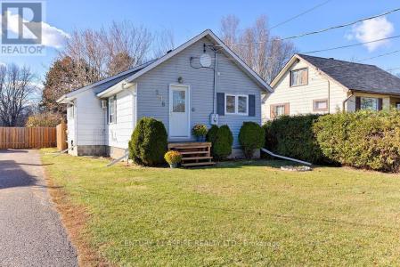 208 GOLF COURSE ROAD, Laurentian Valley, Ontario K8A 7B3, Kanada