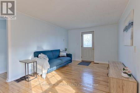 208 GOLF COURSE ROAD, Laurentian Valley, 安大略省 K8A 7B3, 加拿大