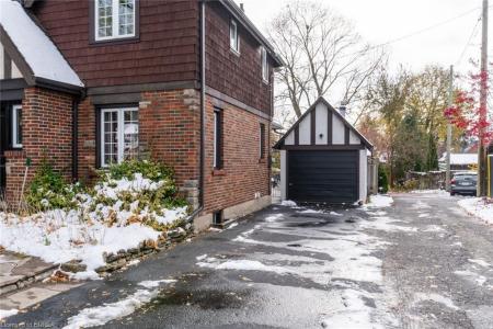 24 LINCOLN AVENUE, Brantford, 온타리오주 N3T 4S4, 캐나다