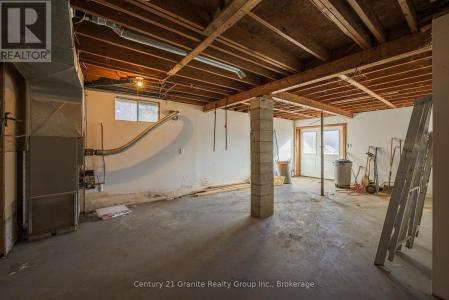 1309 NILA ROAD, Dysart Et Al (guilford), Ontario K0M 1S0, CANADÁ