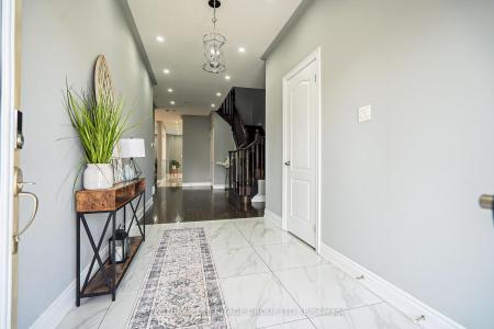 89 SUTHERLAND AVENUE, Bradford West Gwillimbury, Ontario L3Z 4H4, CANADÁ