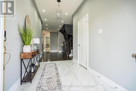 89 SUTHERLAND AVENUE, Bradford West Gwillimbury (bradford), Ontario L3Z 4H4, Canada