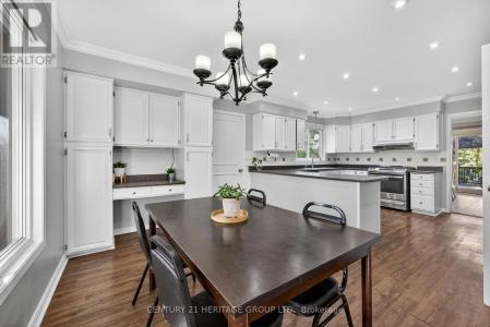 83 FLETCHER STREET, Bradford West Gwillimbury (bradford), Ontario L3Z 1M1, Kanada