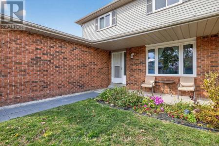 32 NORTHGATE DRIVE, Bradford West Gwillimbury (bradford), אונטריו L3Z 2H5, קנדה
