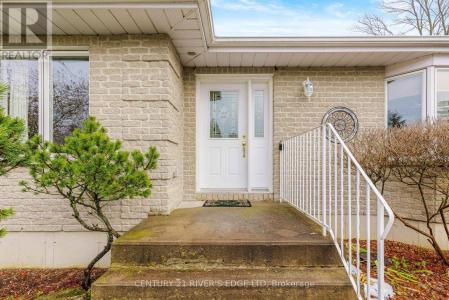 15 JONES COURT, Augusta, Ontario K0E 1P0, Canada