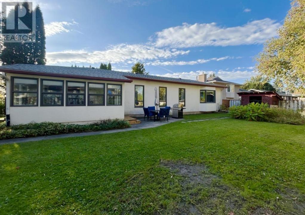 502 FLINDERS AVENUE, Fort Frances, Ontario P9A 3S4, Canada