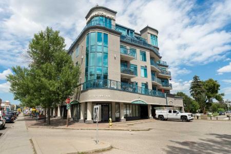 4 14 STREET NW, Calgary, Alberta T2N 1Z4, Canada