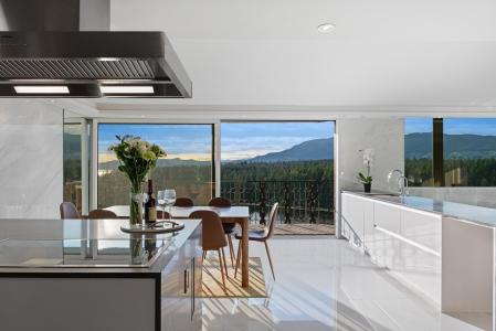 845 CHILCO STREET, Vancouver, קולומביה הבריטית V6G 2R2, קנדה 