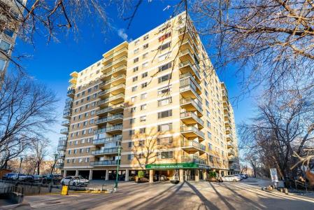 300 ROSLYN ROAD, Winnipeg, Manitoba R3L 0H4, Canada