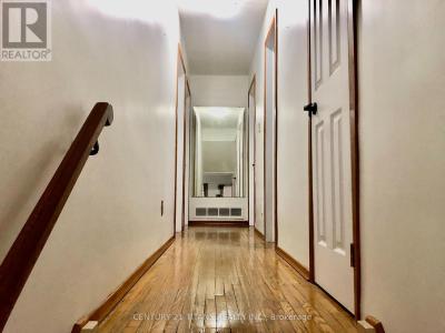 42 SCARBORO CRESCENT, Toronto (highland Creek), 安大略省 M1M 2J4, 加拿大