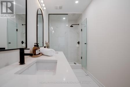 1645 SHINING STAR CHASE, Pickering (duffin Heights), Ontario L1X 0H9, Canada