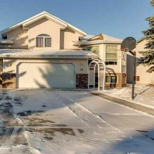 14 LAWRENCE CRESCENT, Red Deer, Alberta T4R 2P2, Canada