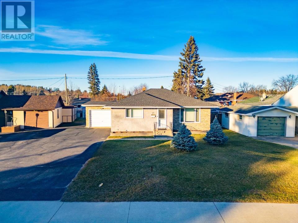 78 DREWRY DRIVE, Kenora, 安大略省 P9N 2X8, 加拿大