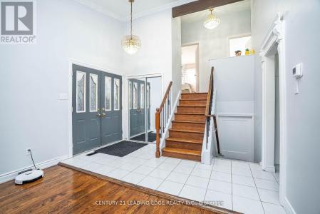 21 ALHART DRIVE, Toronto (thistletown-beaumonde Heights), Ontario M9V 2M8, Kanada