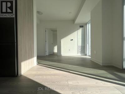 5858 YONGE ST STREET, Toronto (newtonbrook West), Ontario M2M 3T3, Canadá