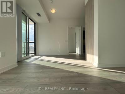 5858 YONGE ST STREET, Toronto (newtonbrook West), Ontario M2M 3T3, Canadá