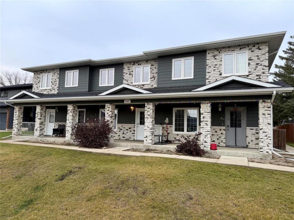 1521 10TH STREET, Brandon, Манитоба R7A 4H8, Канада