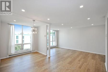 330 CENTRUM BOULEVARD, Ottawa, Ontario K1E 3W2, Kanada