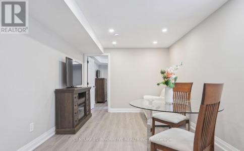 1151 LINDSAY DRIVE, Oakville (qe Queen Elizabeth), Ontario L6M 3B7, Canada