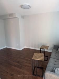 71 BARCHESTER CRESCENT, Whitby, Ontario L1M 2L6, Canadá