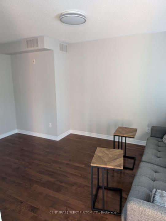 71 BARCHESTER CRESCENT, Whitby, Ontario L1M 2L6, Canadá