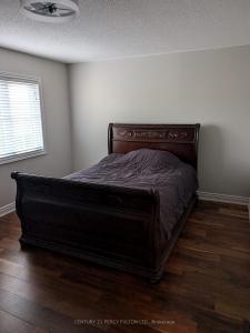 71 BARCHESTER CRESCENT, Whitby, Ontario L1M 2L6, Canadá