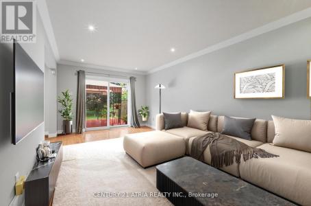 32 FIELDVIEW CRESCENT, Markham (milliken Mills West), オンタリオ L3R 3H7, カナダ