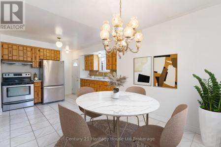 154 ROSAMOND CRESCENT, London South (south X), Ontario N6E 2M9, Canada