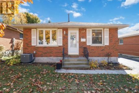154 ROSAMOND CRESCENT, London South (south X), Ontario N6E 2M9, Canadá